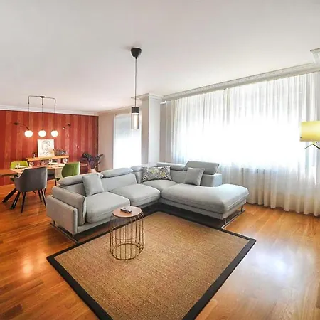 2 Bedroom Gorgeous In Apartment